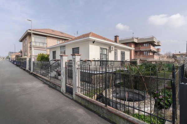 casa indipendente in vendita a Beinasco