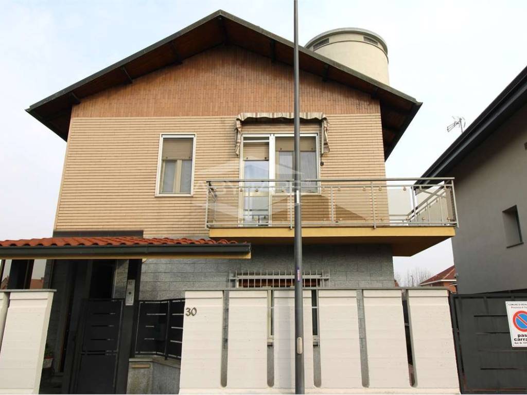 casa indipendente in vendita a Beinasco