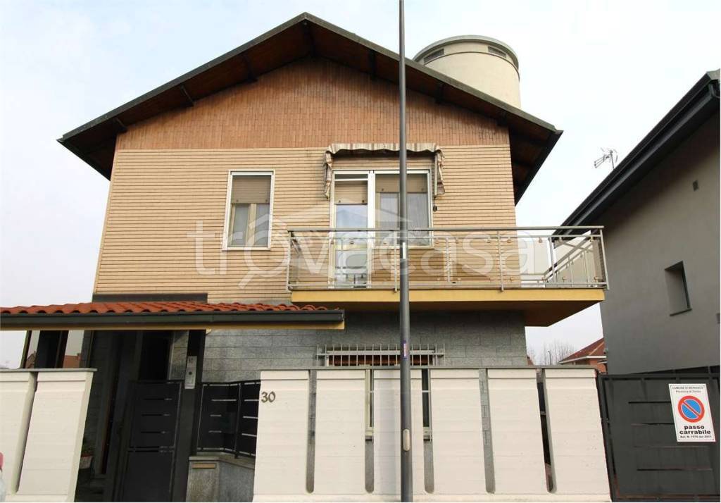 casa indipendente in vendita a Beinasco