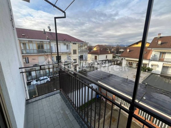 appartamento in vendita a Beinasco in zona Borgaretto