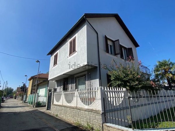 casa indipendente in vendita a Beinasco