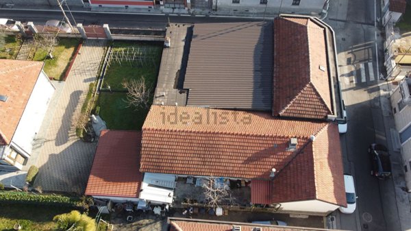 casa indipendente in vendita a Beinasco