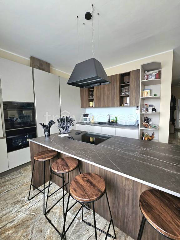 appartamento in vendita a Beinasco in zona Fornaci