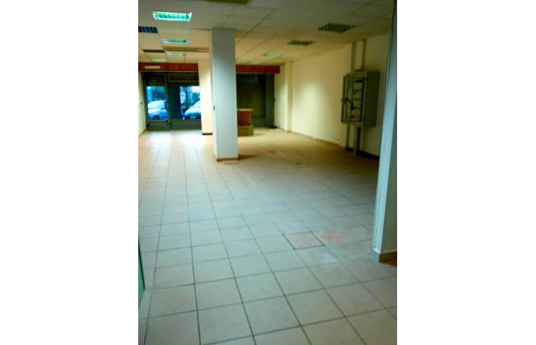 negozio in vendita a Beinasco