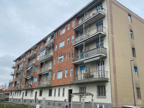 appartamento in vendita a Beinasco in zona Borgaretto