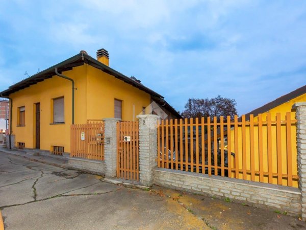 casa indipendente in vendita a Beinasco