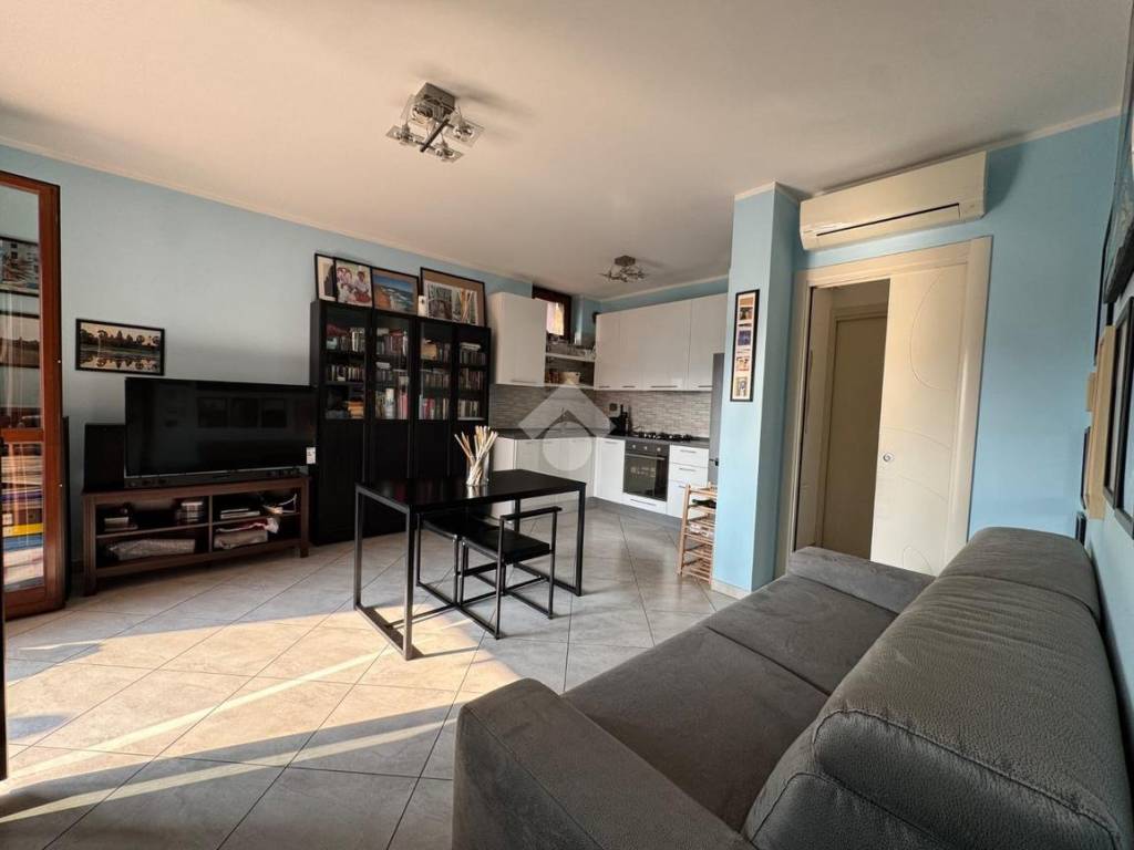 appartamento in vendita a Beinasco in zona Fornaci