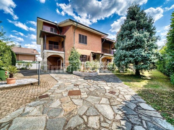 casa indipendente in vendita a Beinasco