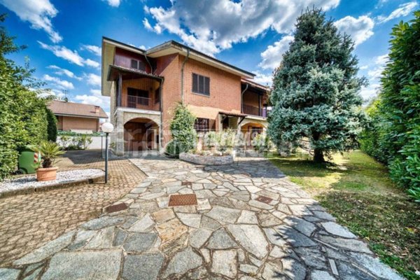 casa indipendente in vendita a Beinasco