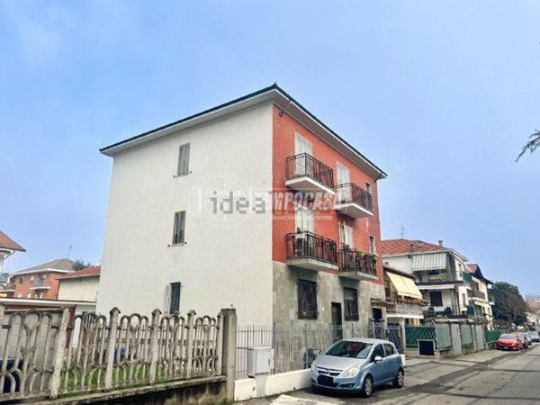appartamento in vendita a Beinasco in zona Borgaretto