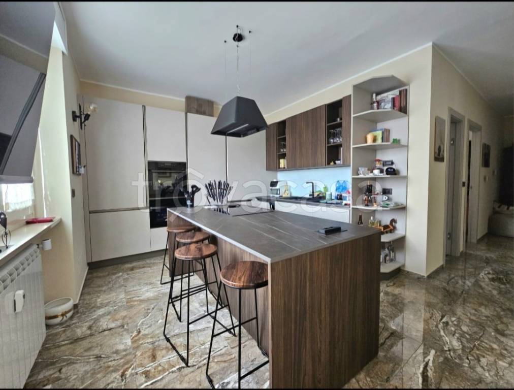 appartamento in vendita a Beinasco in zona Fornaci