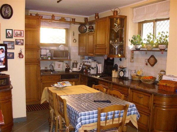 casa indipendente in vendita a Beinasco