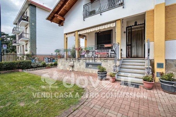 casa indipendente in vendita a Beinasco in zona Borgaretto