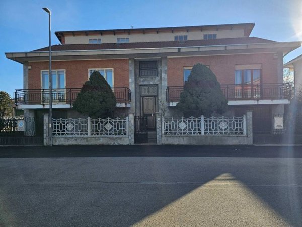 casa indipendente in vendita a Beinasco