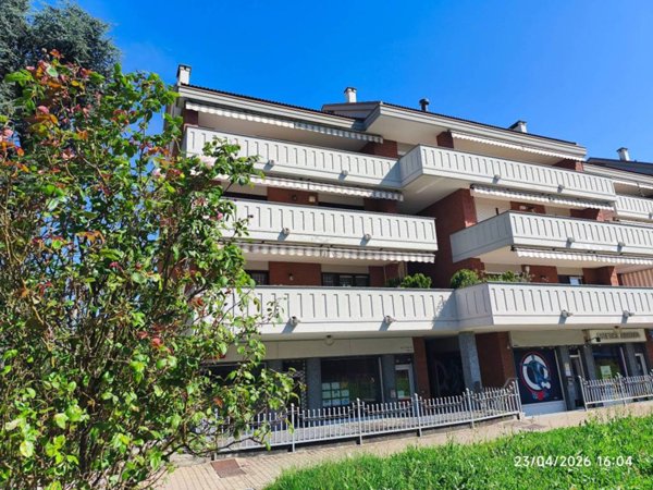 locale commerciale in vendita a Beinasco in zona Fornaci