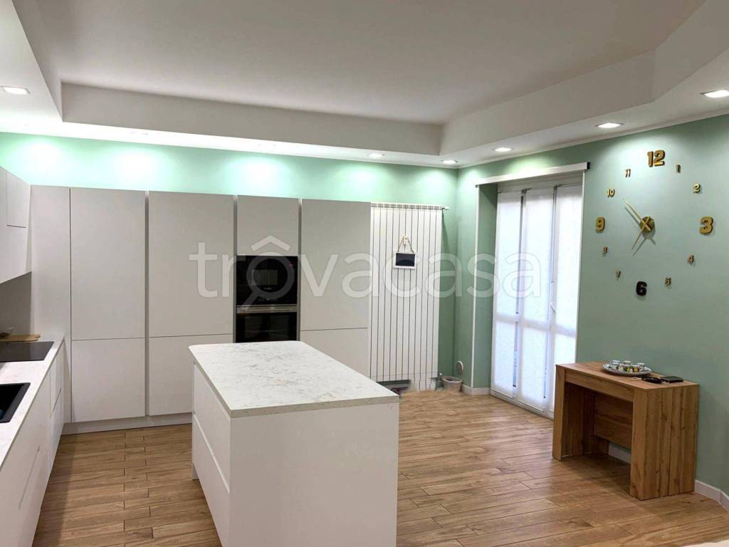 appartamento in vendita a Beinasco in zona Borgaretto