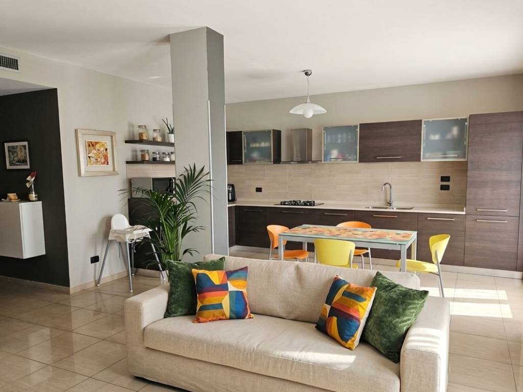 appartamento in vendita a Beinasco in zona Borgaretto