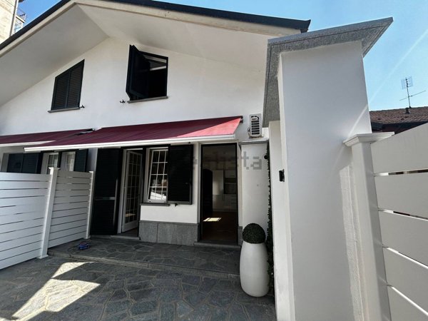 casa indipendente in vendita a Beinasco in zona Borgaretto