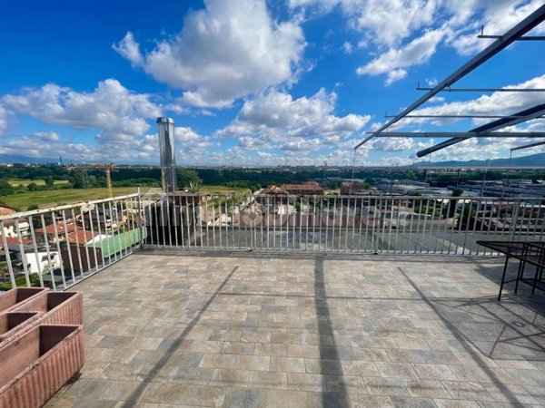 appartamento in vendita a Beinasco in zona Borgaretto