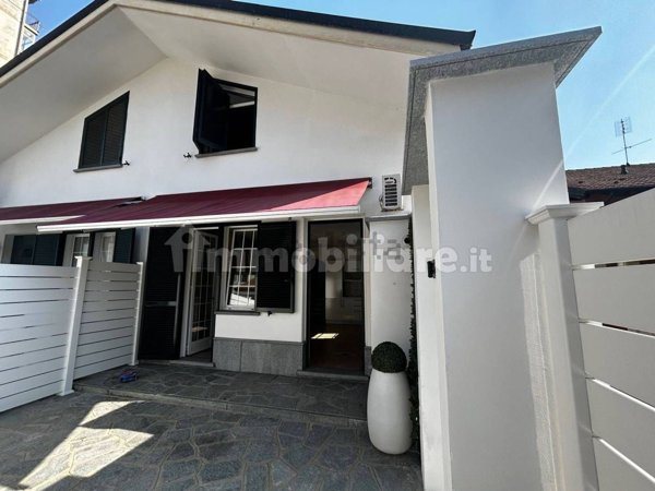 casa indipendente in vendita a Beinasco in zona Borgaretto