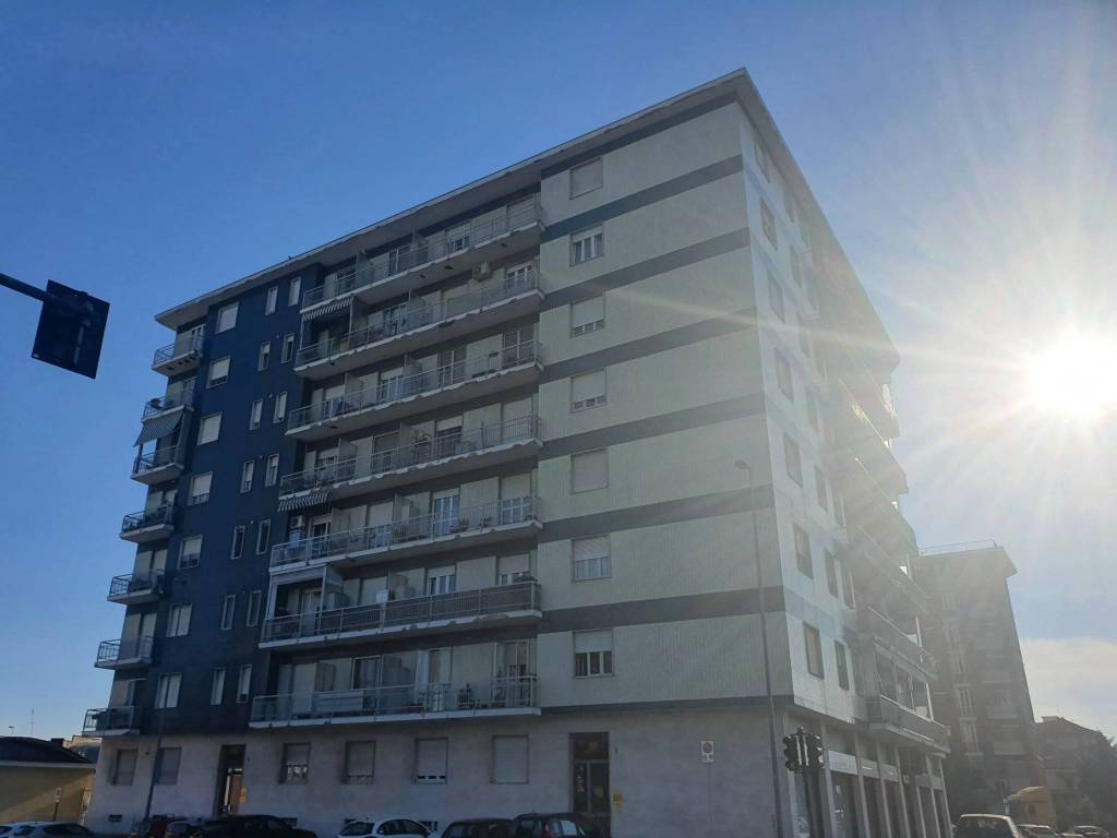 appartamento in vendita a Beinasco in zona Fornaci