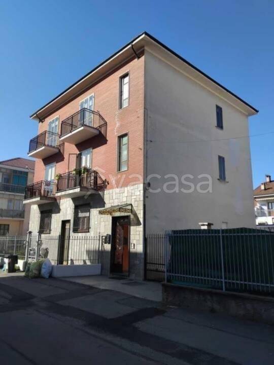 appartamento in vendita a Beinasco in zona Borgaretto