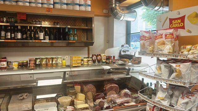 negozio in vendita a Beinasco in zona Fornaci