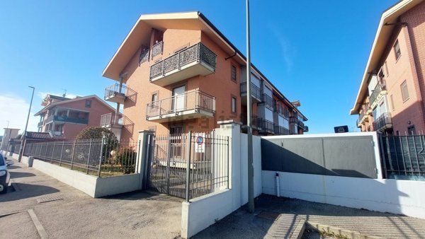 appartamento in vendita a Beinasco in zona Fornaci