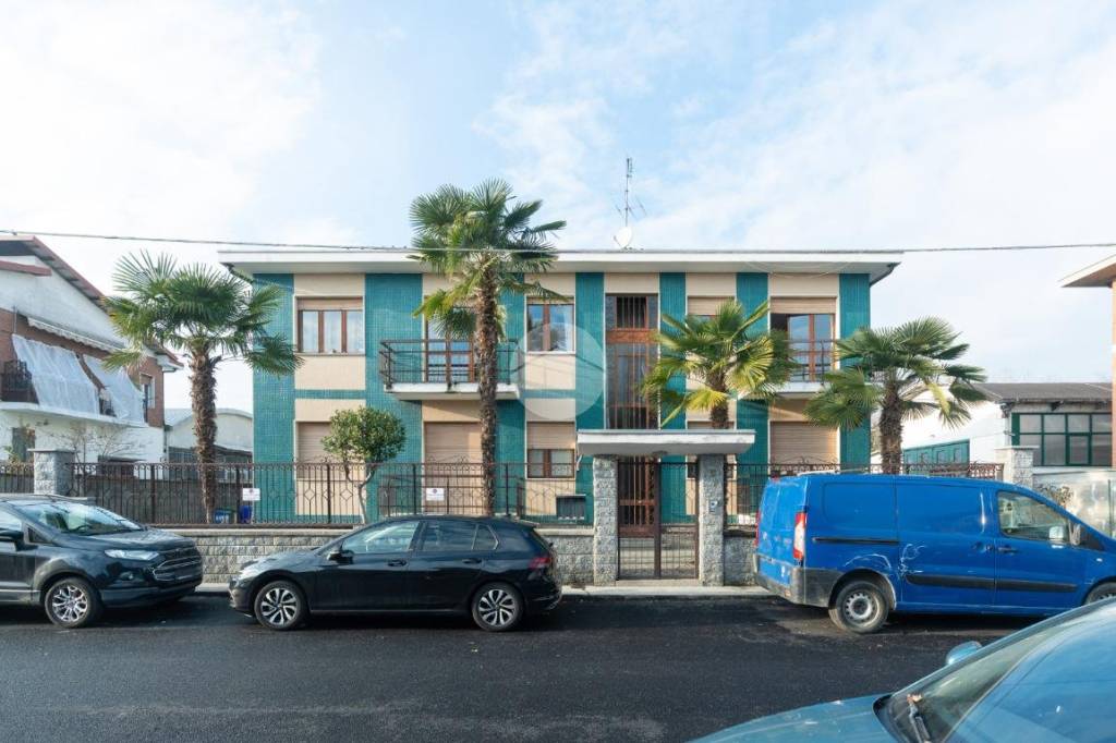 appartamento in vendita a Beinasco in zona Borgaretto
