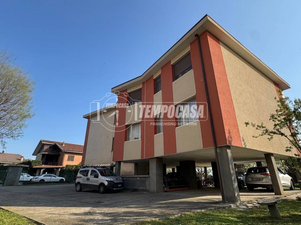 intera palazzina in vendita a Beinasco