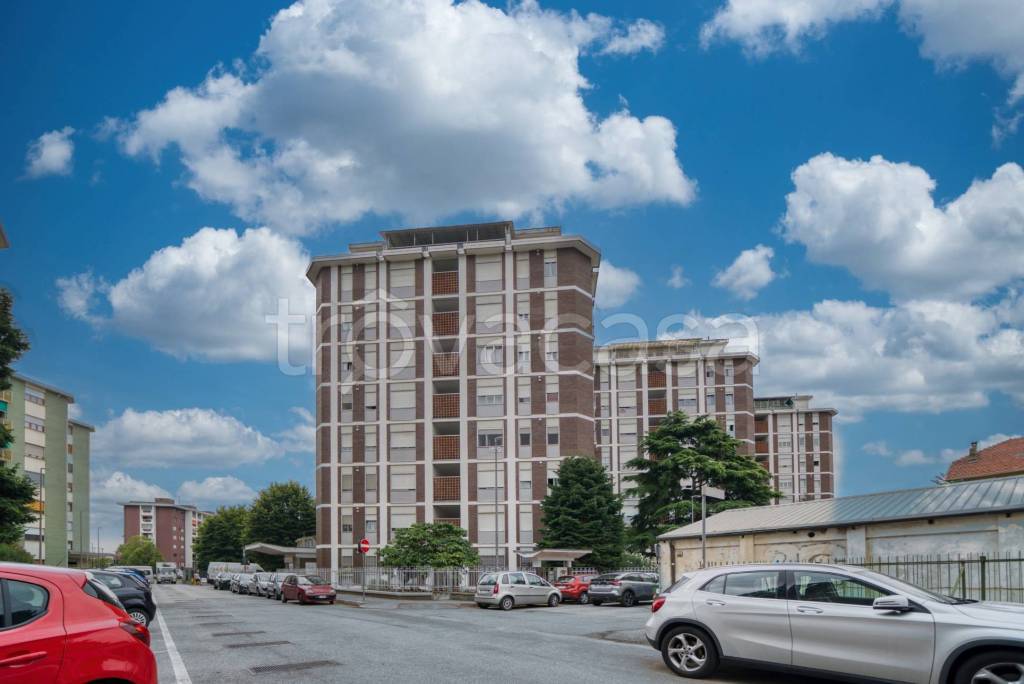 appartamento in vendita a Beinasco in zona Fornaci