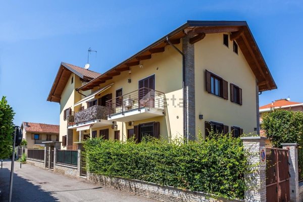 appartamento in vendita a Beinasco in zona Borgaretto