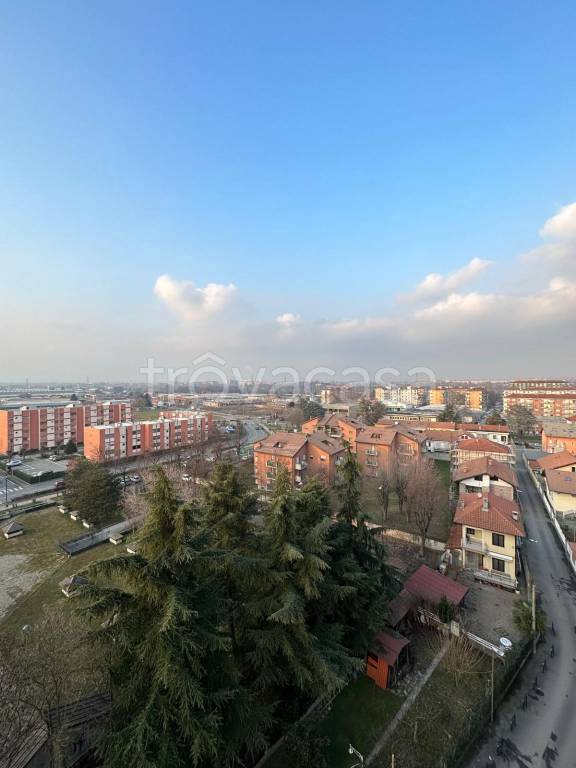 appartamento in vendita a Beinasco in zona Borgaretto