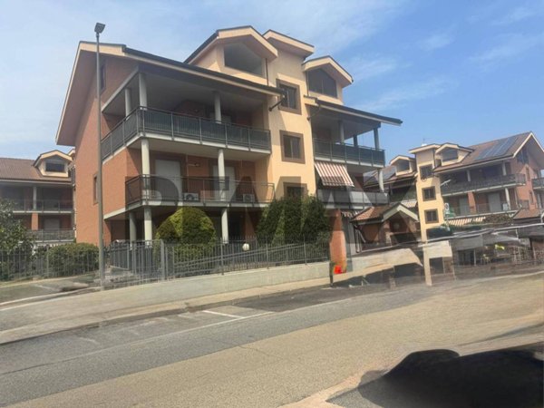 appartamento in vendita a Beinasco in zona Fornaci