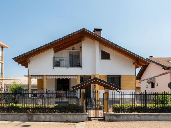 casa indipendente in vendita a Beinasco in zona Borgaretto
