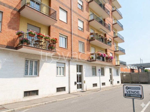 appartamento in vendita a Beinasco in zona Borgaretto