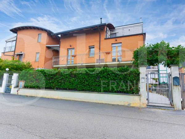 casa indipendente in vendita a Beinasco in zona Borgaretto