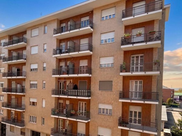 appartamento in vendita a Beinasco in zona Borgaretto