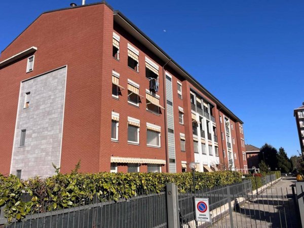 appartamento in vendita a Beinasco in zona Borgaretto