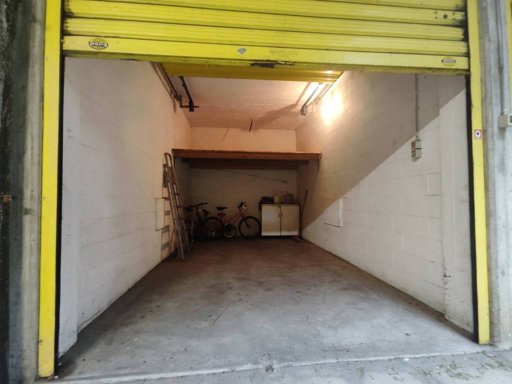 box auto in vendita a Beinasco in zona Fornaci