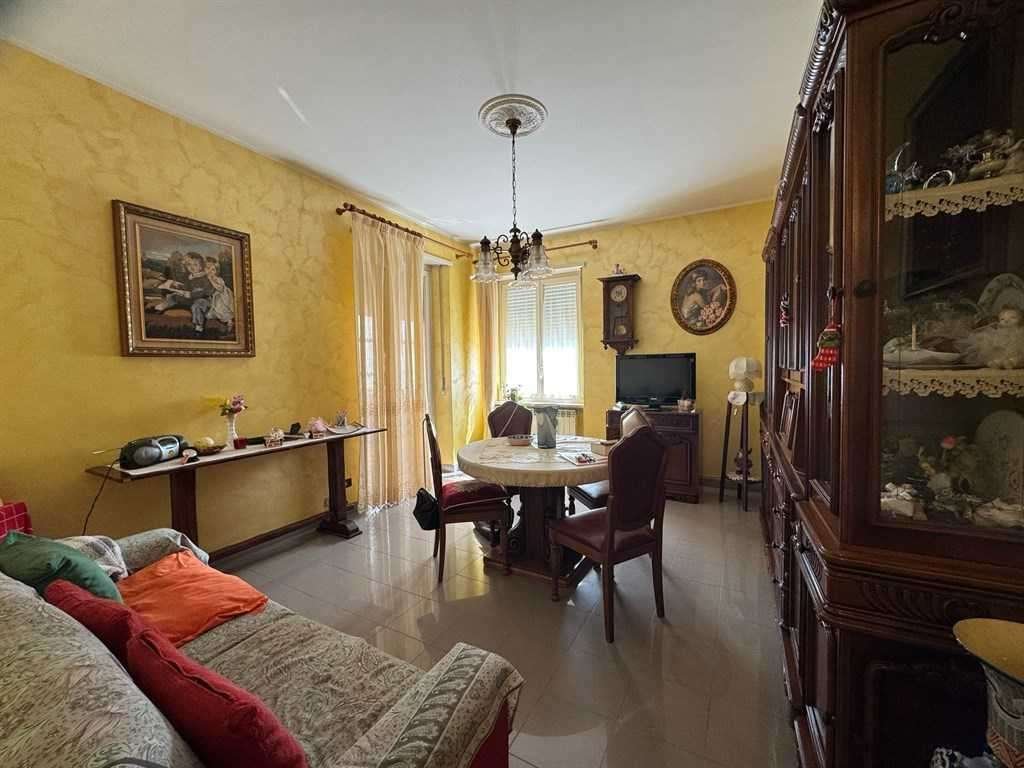 appartamento in vendita a Beinasco in zona Borgaretto