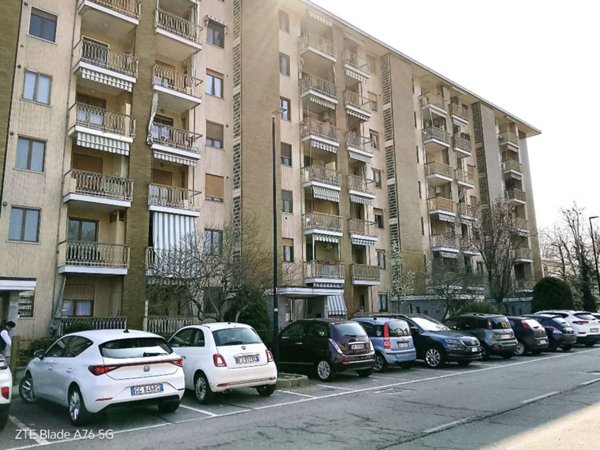 appartamento in vendita a Beinasco in zona Borgaretto