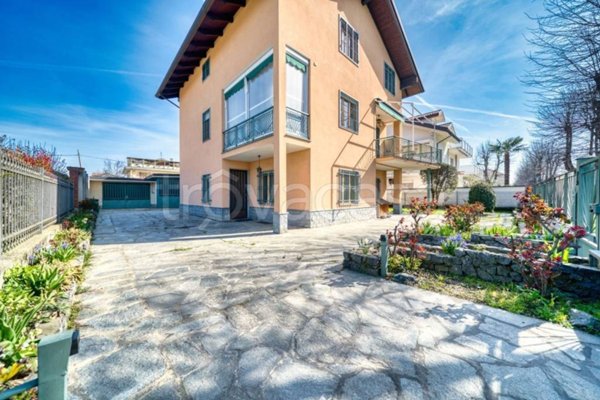 casa indipendente in vendita a Beinasco in zona Borgaretto