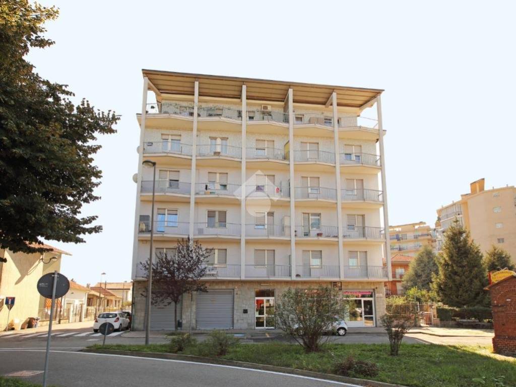 appartamento in vendita a Beinasco in zona Fornaci