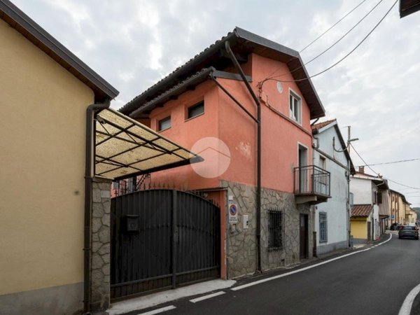 casa semindipendente in vendita a Beinasco in zona Borgaretto