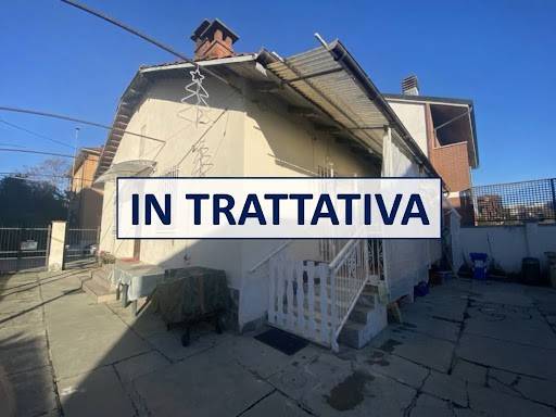 casa indipendente in vendita a Beinasco in zona Borgaretto