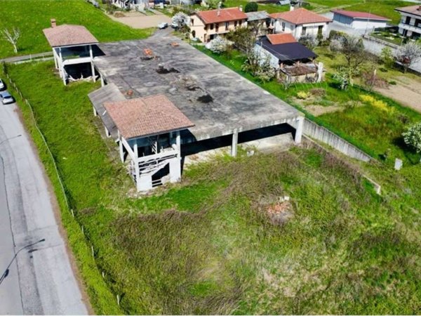 locale commerciale in vendita a Bibiana