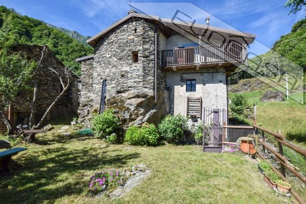 casa indipendente in vendita a Bobbio Pellice in zona Villanova