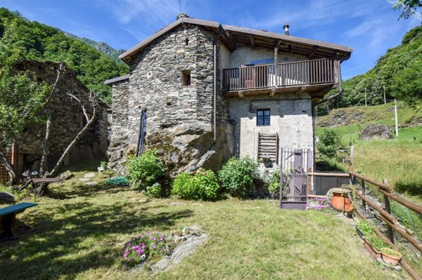 casa indipendente in vendita a Bobbio Pellice in zona Villanova