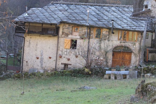 esavano in vendita a Bobbio Pellice